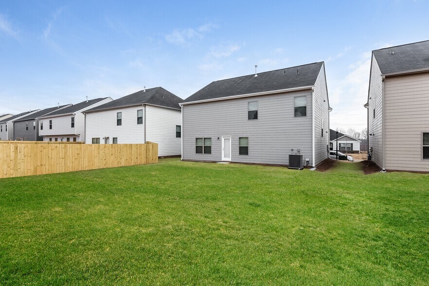 Building Photo - 931 Equine Dr