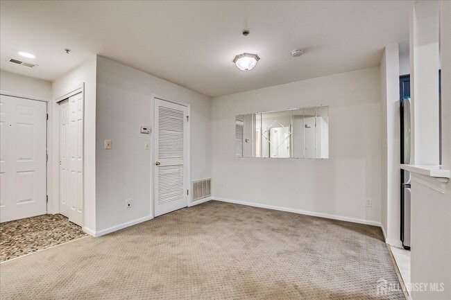 Building Photo - 936 Waterford Dr