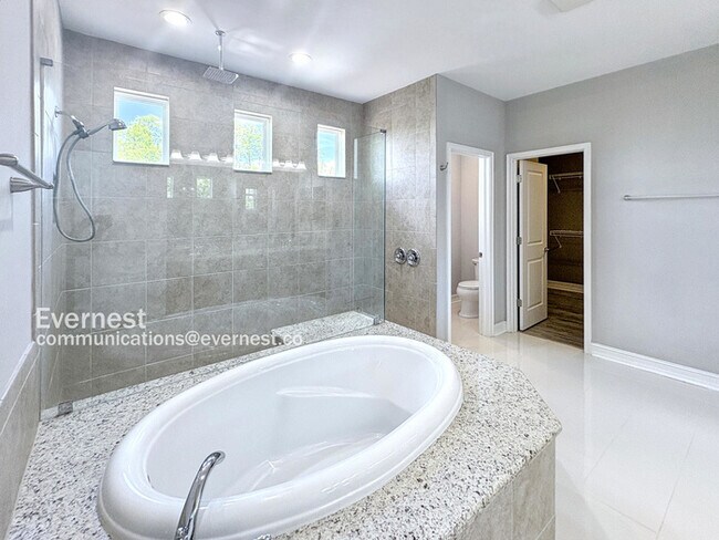 Building Photo - 28892 Perilli Pl