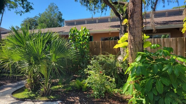 Building Photo - Annual UNfurnished renovated 2/1 condo dow...