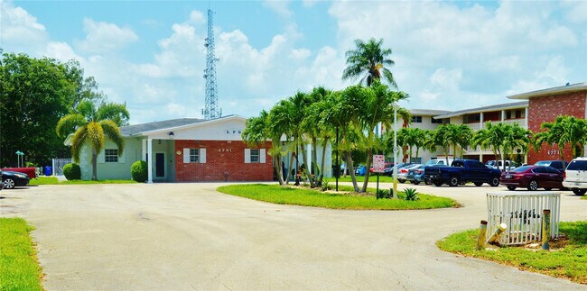 Building Photo - 4770 NW 10th Ct