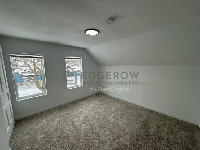 Building Photo - 1004 Garfield Ave NW