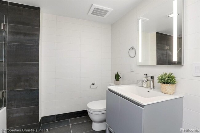 Building Photo - 1454 Townsend St