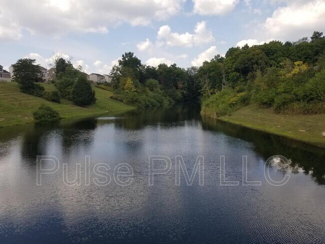 Building Photo - 1389 Meadowrun Ln