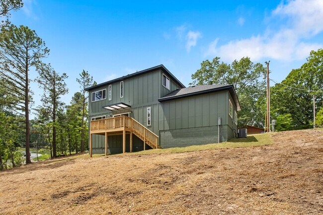 Building Photo - 2 Brightling Ln