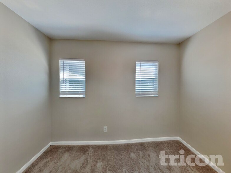 Building Photo - 10908 Golden Silence Dr