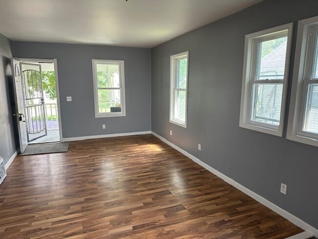 Building Photo - Section 8 Vouchers accepted for 3 Bedroom ...
