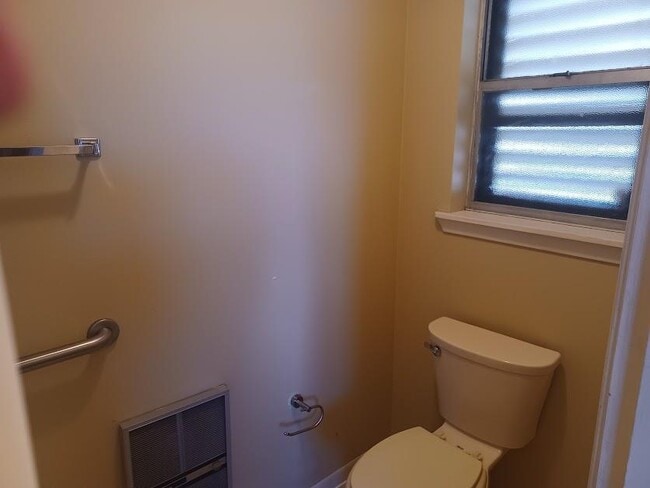 Building Photo - 118 Village Dr