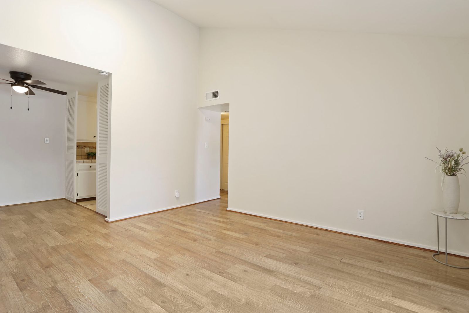 Building Photo - 3702 W Benjamin Holt Dr