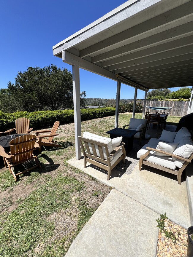 Building Photo - 6850 Clara Lee Ave