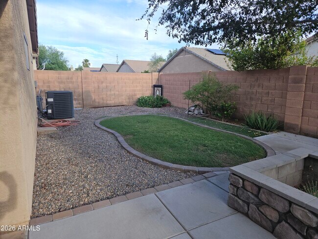 Building Photo - 10937 E Catalina Ave