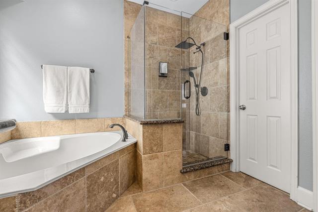 Building Photo - 2433 Mallard Dr