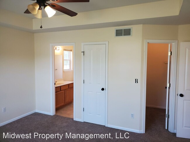 Building Photo - 4 br, 3 bath House - 6191 N Gregory Dr