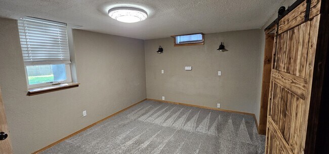 Building Photo - 740 S Kokomo Ave