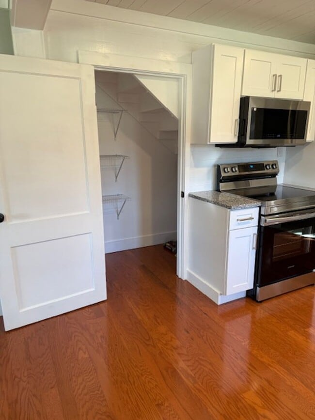 Building Photo - GORGEOUS FARMHOUSE