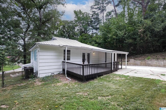 Building Photo - 724 Rose Dr