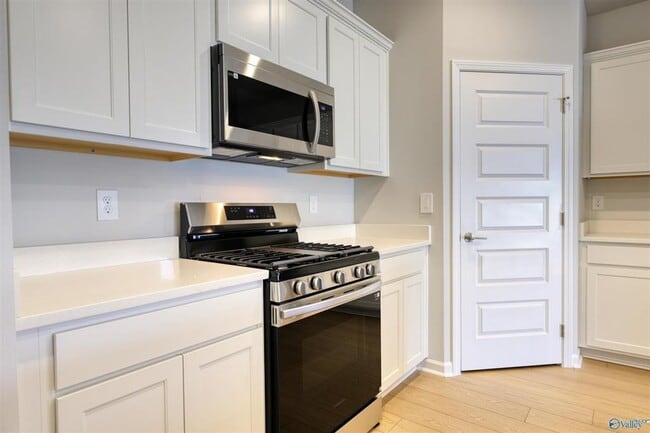 Building Photo - 244 Granby Ln