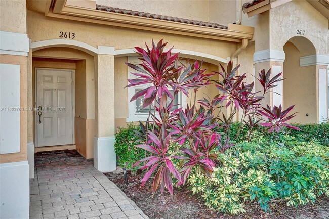 Building Photo - 2613 SW 83rd Terrace