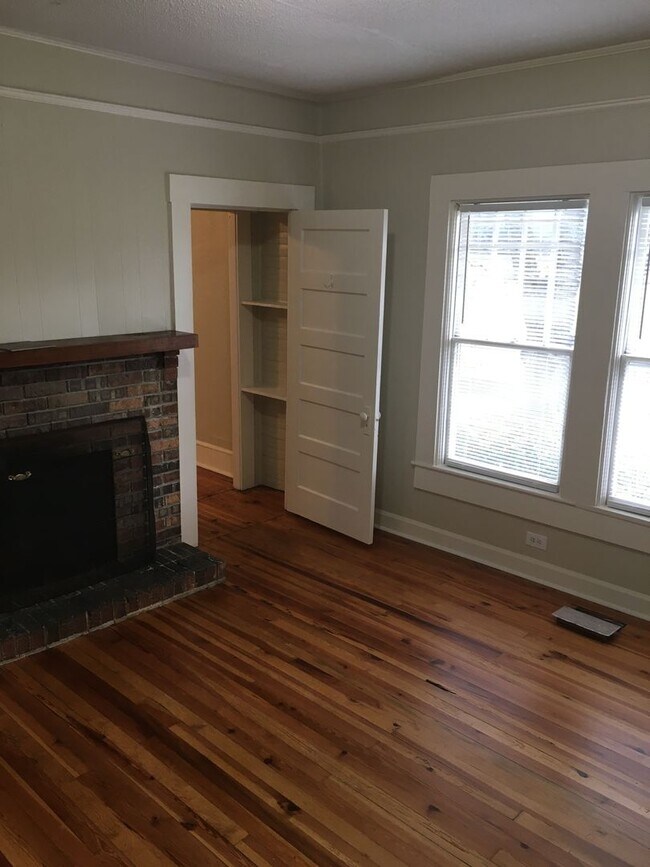 Building Photo - Large 3/1 House near Shannon $1,395