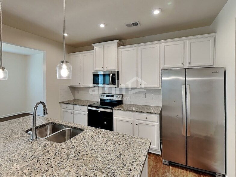 Building Photo - 710 Woodall Rd