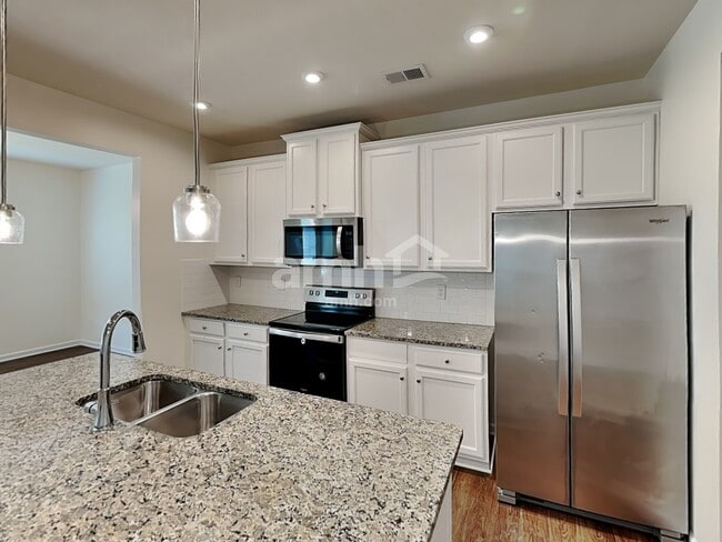 Building Photo - 710 Woodall Rd