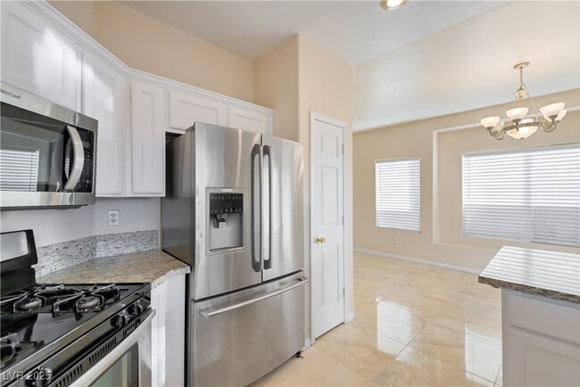 Building Photo - 5817 Golden Wing St