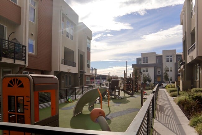 Building Photo - State of the Art Condo located in Fremont! – Metro West Community!
