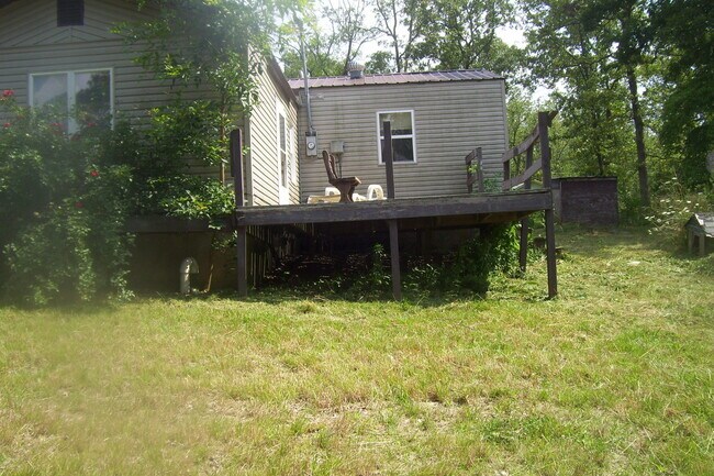 Building Photo - BISMARCK - 2BD/Fireplace/Metal Roof, Vinyl Siding/Iron Mt Lake ONLY - $399 MONTH / $695 DOWN