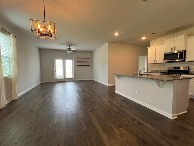 Building Photo - 6120 Beadlow St