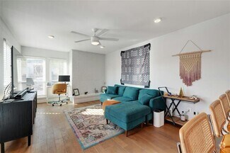 Building Photo - 909 Reinli St