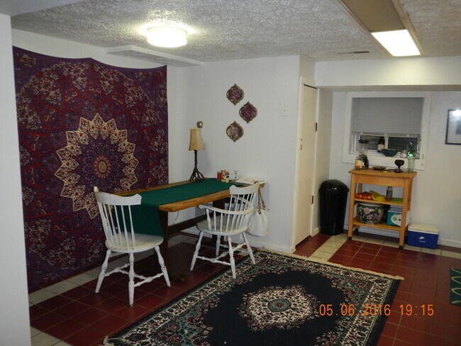 Building Photo - 1097 Highland St
