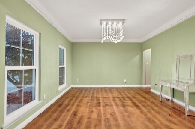 Building Photo - Stunning 4,166 Sq. Ft. Home in Westridge O...