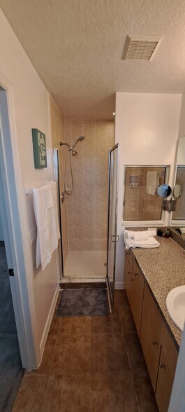 Building Photo - 1112 South Beach Cir
