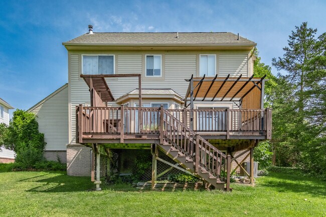 Building Photo - 7878 Greene Farm Dr