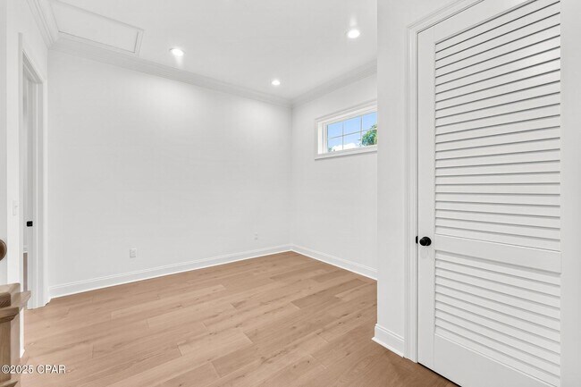 Building Photo - 3500 Fox Run Blvd