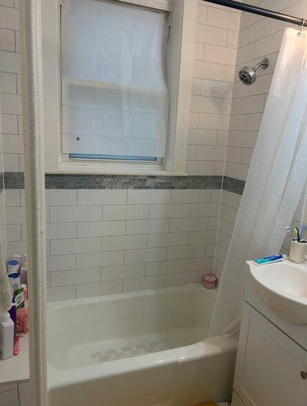 Apt 15 - 222 Hanover St