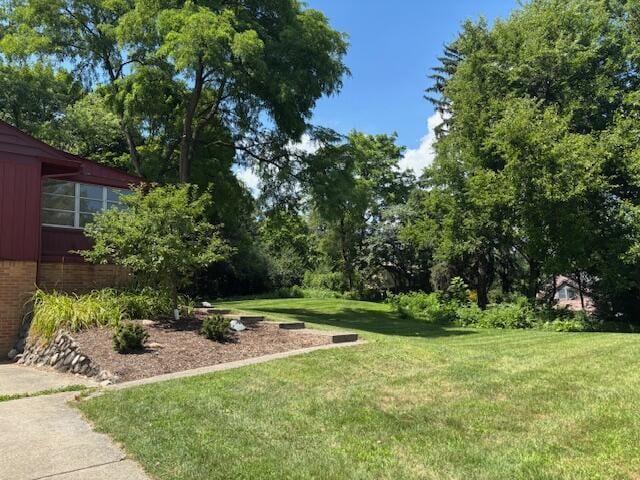 Building Photo - 580 Riverview Dr