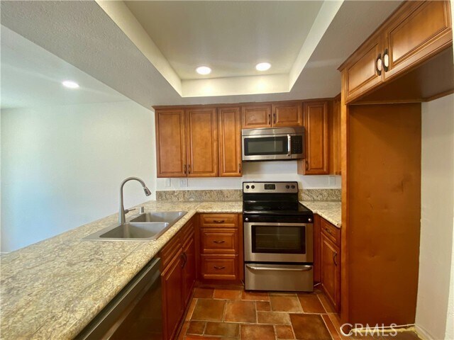 Building Photo - 809 Creekside Dr