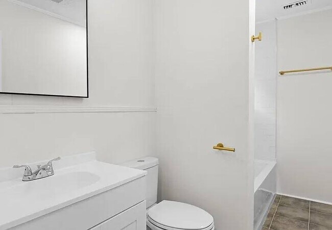 Building Photo - 2308 Elbon Dr