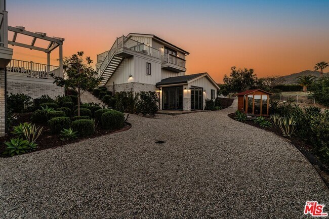 Building Photo - 5770 Busch Dr