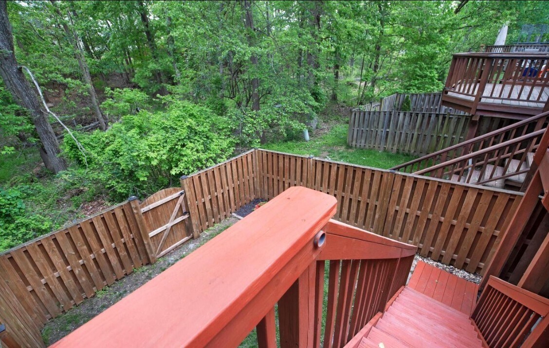 Building Photo - 9454 Fens Holw