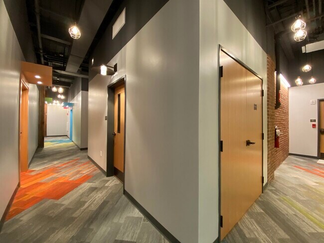 Building Photo - 83 Hanover St