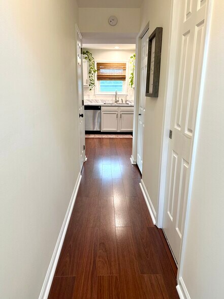 Building Photo - 66 Carriage House Dr