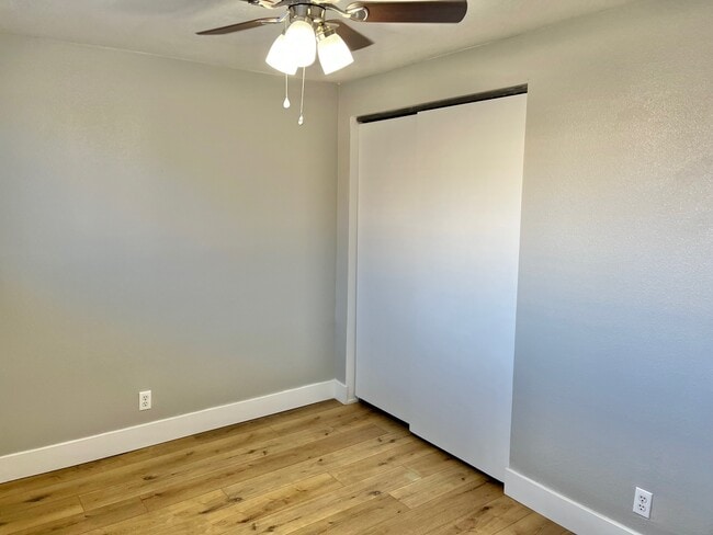 Building Photo - 342 W 4 plex