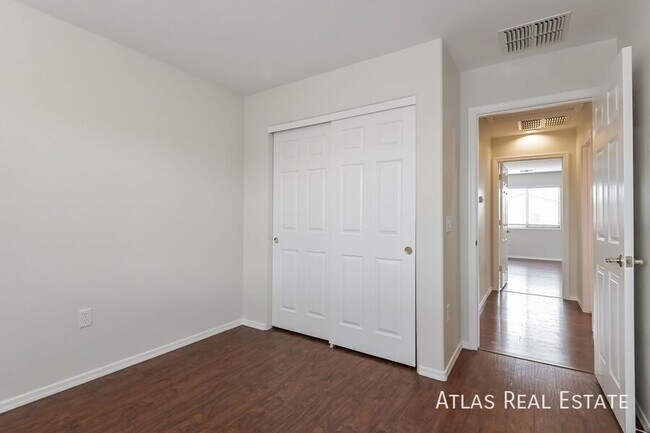 Building Photo - 6650 S Blue Wing Dr