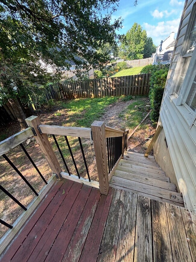 Building Photo - 522 Saint Helene Ct