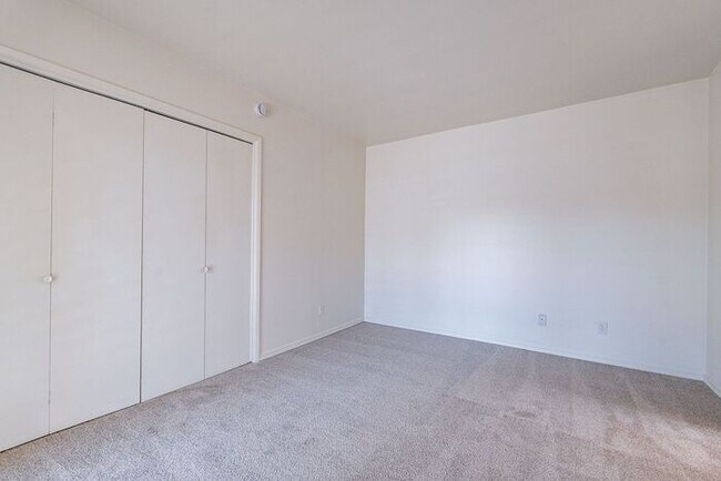 Building Photo - Move-In Ready 2-Bed Tucson Home with Natur...