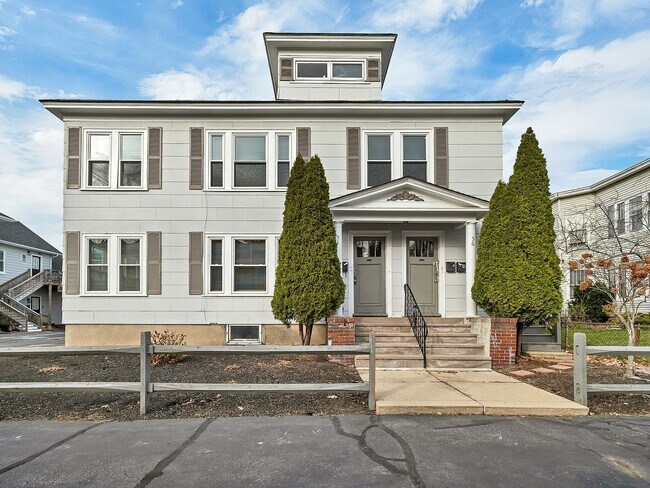 Building Photo - 54 Brook St