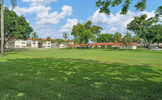 Building Photo - 8962 S Hollybrook Blvd