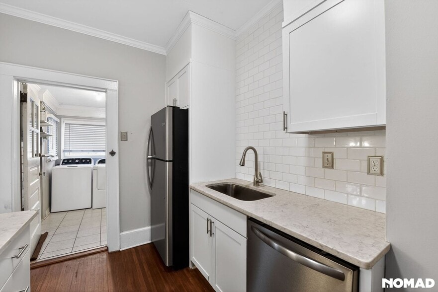 Building Photo - 222 Providence Rd